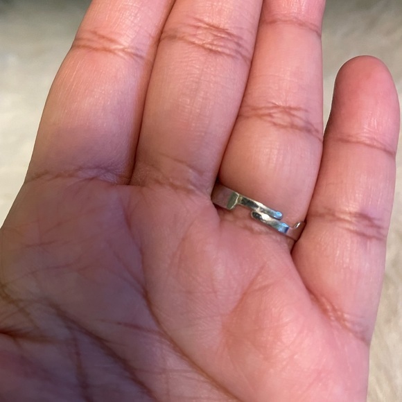 Statement silver and red stone adjustable ring - Picture 4 of 4